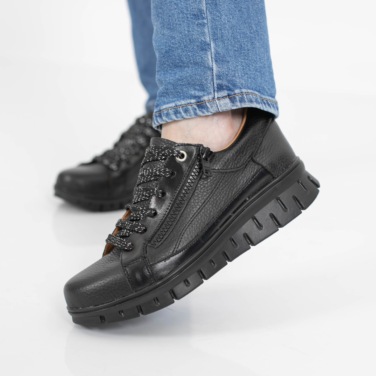ZAPATILLA AVERY NEGRA